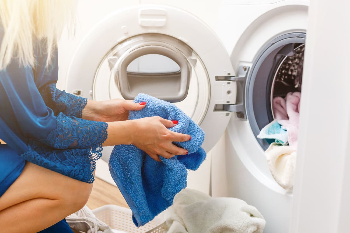 Cómo lavar toallas la lavadora? Guía de limpieza - Milar Tendencias de electrodomésticos